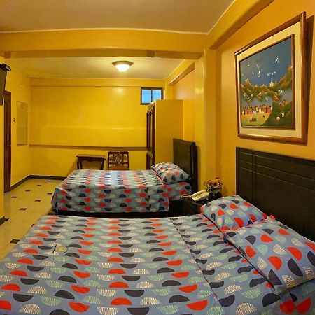 Hostal Montesa Guayaquil Buitenkant foto