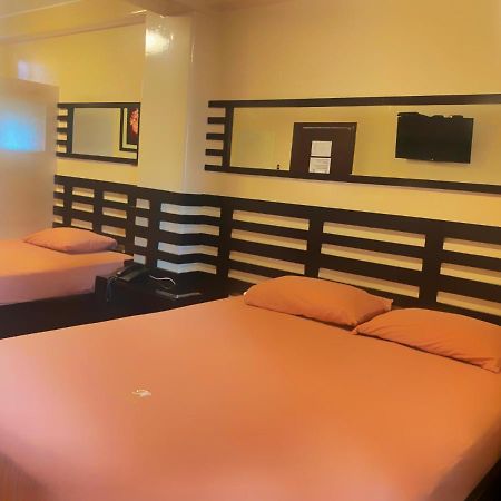 Hostal Montesa Guayaquil Buitenkant foto