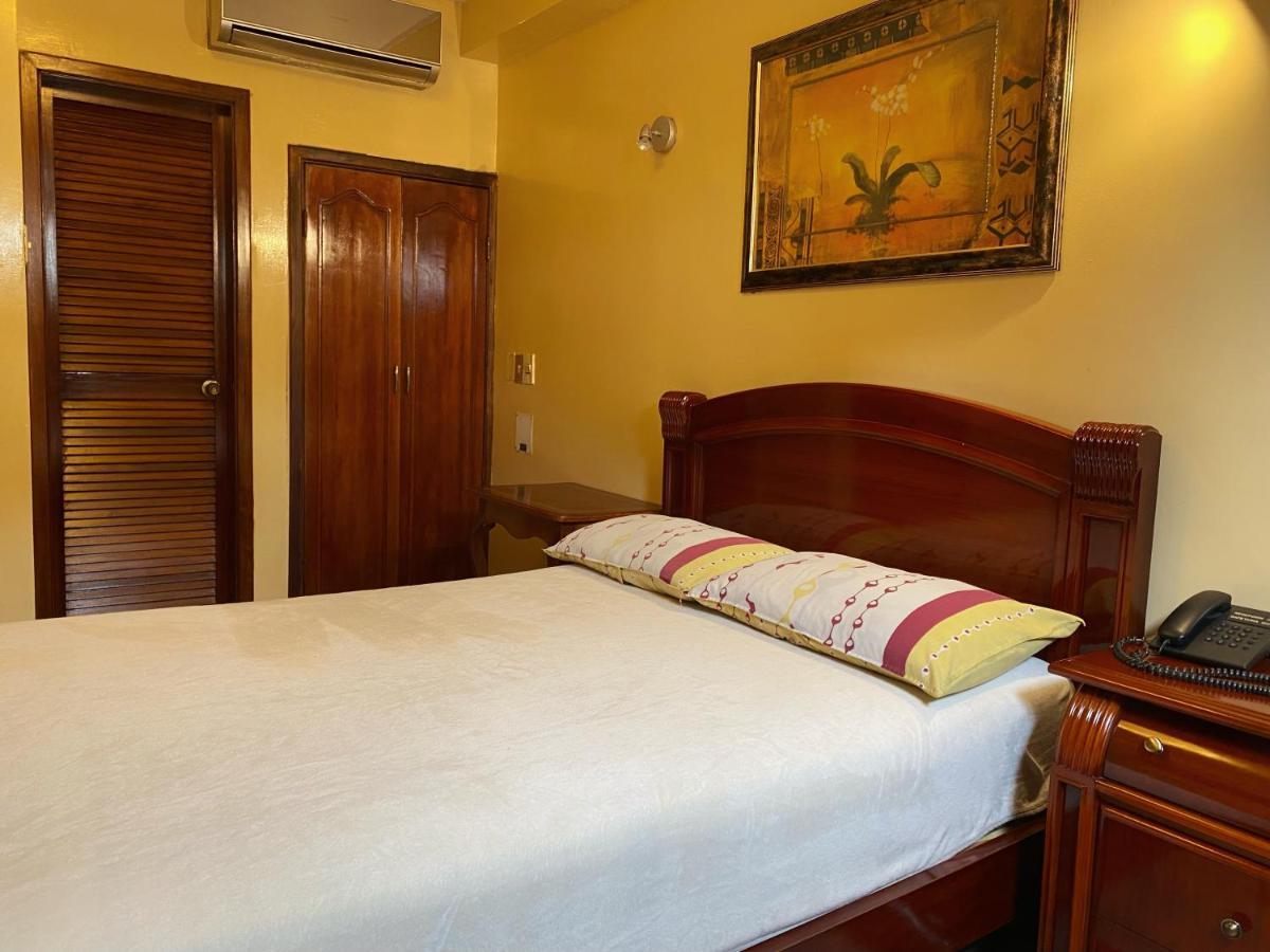 Hostal Montesa Guayaquil Buitenkant foto